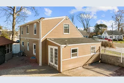 69 Glen Circle, Bridgeport, CT 06610 - Photo 6