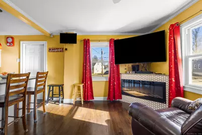 69 Glen Circle, Bridgeport, CT 06610 - Photo 10