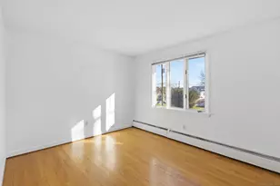 8 Cherryfield Dr, West Hartford, CT 06107 - Photo 14