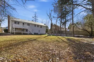 8 Cherryfield Dr, West Hartford, CT 06107 - Photo 30