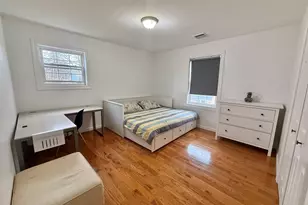 70 Renwick Pl, Bridgeport, CT 06604 - Photo 14