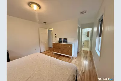 70 Renwick Place, Bridgeport, CT 06604 - Photo 16