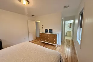 70 Renwick Pl, Bridgeport, CT 06604 - Photo 16