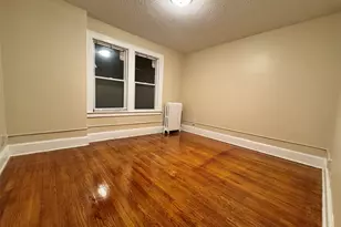 75 Whitmore St, Hartford, CT 06114 - Photo 2