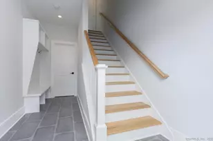 124 Fox St, Fairfield, CT 06824 - Photo 6