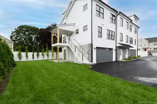 124 Fox St, Fairfield, CT 06824 - Photo 2