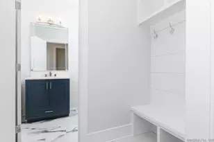 124 Fox St, Fairfield, CT 06824 - Photo 8