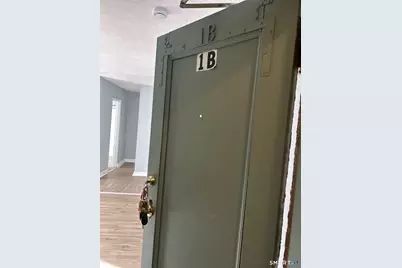 305 Parrott Avenue #1b, Bridgeport, CT 06606 - Photo 2