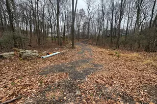 31 Oak Ridge Dr, Newtown, CT 06470 - Photo 1