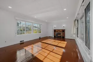 139 Pennsylvania Ave, East Lyme, CT 06357 - Photo 4