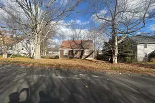 168 Wormwood Rd, Fairfield, CT 06824 - Photo 2