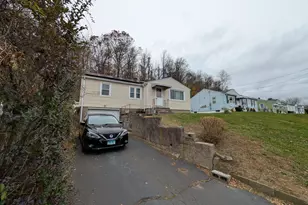 366 Burr St, New Haven, CT 06512 - Photo 2