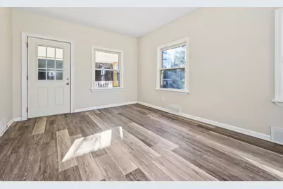 423 Waterville Street, Waterbury, CT 06710 - Photo 8