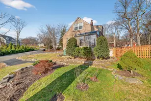 246 Romanock Rd, Fairfield, CT 06825 - Photo 30