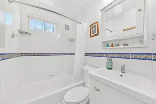 246 Romanock Rd, Fairfield, CT 06825 - Photo 14