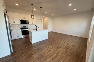 124 Highlawn St, Waterbury, CT 06705 - Photo 8