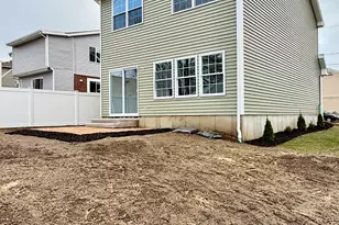 124 Highlawn St, Waterbury, CT 06705 - Photo 4