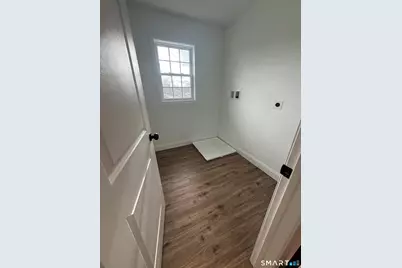 124 Highlawn Street, Waterbury, CT 06705 - Photo 18