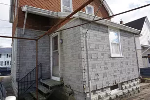 37 Franklin St, Ludlow, MA 01056 - Photo 2