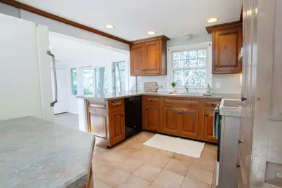 25 Barry Lane, Simsbury, CT 06070 - Photo 12