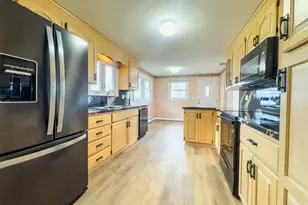 9 Rhode Island Ave, Waterbury, CT 06704 - Photo 4