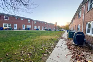 32 Karen Ct, Bridgeport, CT 06606 - Photo 6