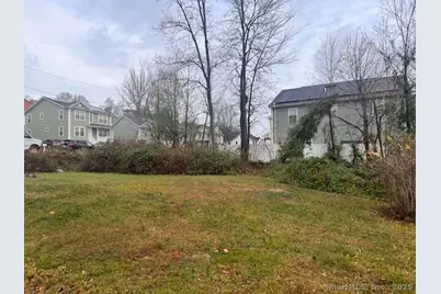 475 Alba Avenue, Bridgeport, CT 06606 - Photo 2