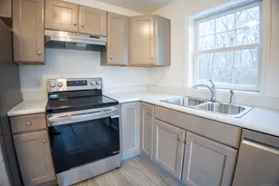154 Grove Ave, Groton, CT 06340 - Photo 6