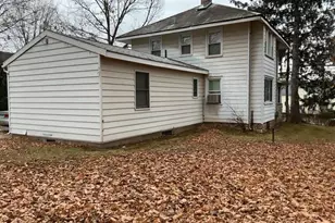 42 Saybrook Rd, Middletown, CT 06457 - Photo 2