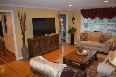 4 Tanglewood Drive, Avon, CT 06001 - Photo 8