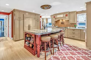 830 Bayberry Ln, Orange, CT 06477 - Photo 6