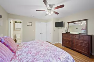 7 Manor Dr, Trumbull, CT 06611 - Photo 12