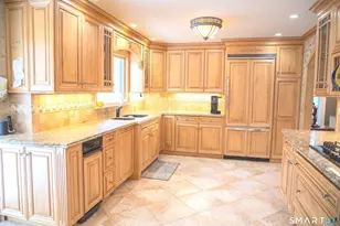 10 Ironwood Ln, West Hartford, CT 06117 - Photo 14