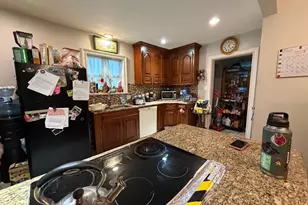 412 Dewey St, Bridgeport, CT 06605 - Photo 8