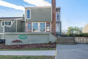 533 Glendale Ave, Bridgeport, CT 06606 - Photo 2