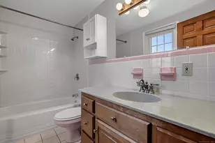 63 Meadowood Dr, Middletown, CT 06457 - Photo 18