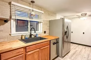 129 Orchard St, Meriden, CT 06450 - Photo 2