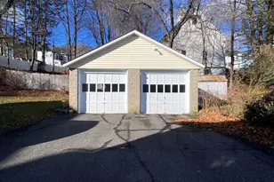 135 Elm St, Winchester, CT 06098 - Photo 4