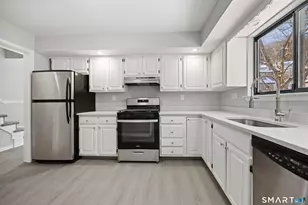 35 Brockton Ct, Beacon Falls, CT 06403 - Photo 2