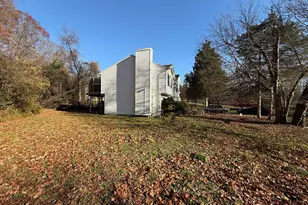 18 Ridgebury Dr, Trumbull, CT 06611 - Photo 2