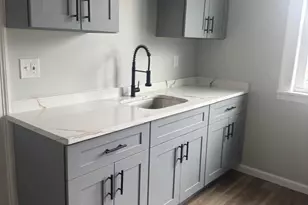 60 Arnold St, Hartford, CT 06106 - Photo 2