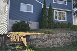 131 Ruth St, Bridgeport, CT 06606 - Photo 4