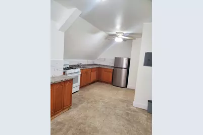 319 Maplewood Avenue, Bridgeport, CT 06605 - Photo 6