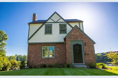 40 Strickland Road, Greenwich, CT 06807 - Photo 2