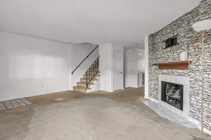 27 Crows Nest Ln, Danbury, CT 06810 - Photo 4