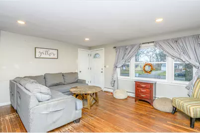 124 Bel Aire Circle, Windsor Locks, CT 06096 - Photo 4