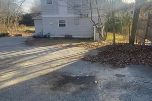 70 Walnut St, Putnam, CT 06260 - Photo 10