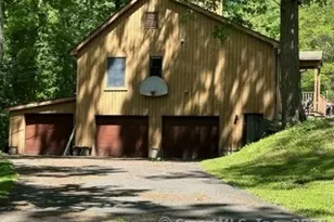 202 Crane Hollow Rd, Bethlehem, CT 06751 - Photo 2