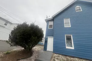 28 Wall St, Waterbury, CT 06705 - Photo 2