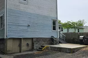 117 Dikeman St, Waterbury, CT 06704 - Photo 16